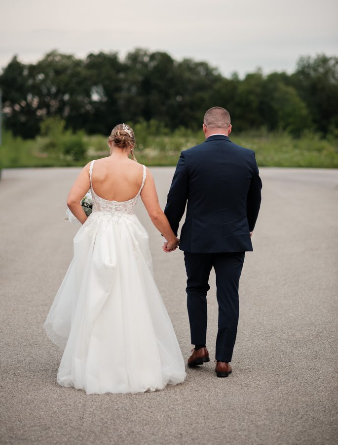 Alyssa and Eric's wedding day: The Midwest Goodbye