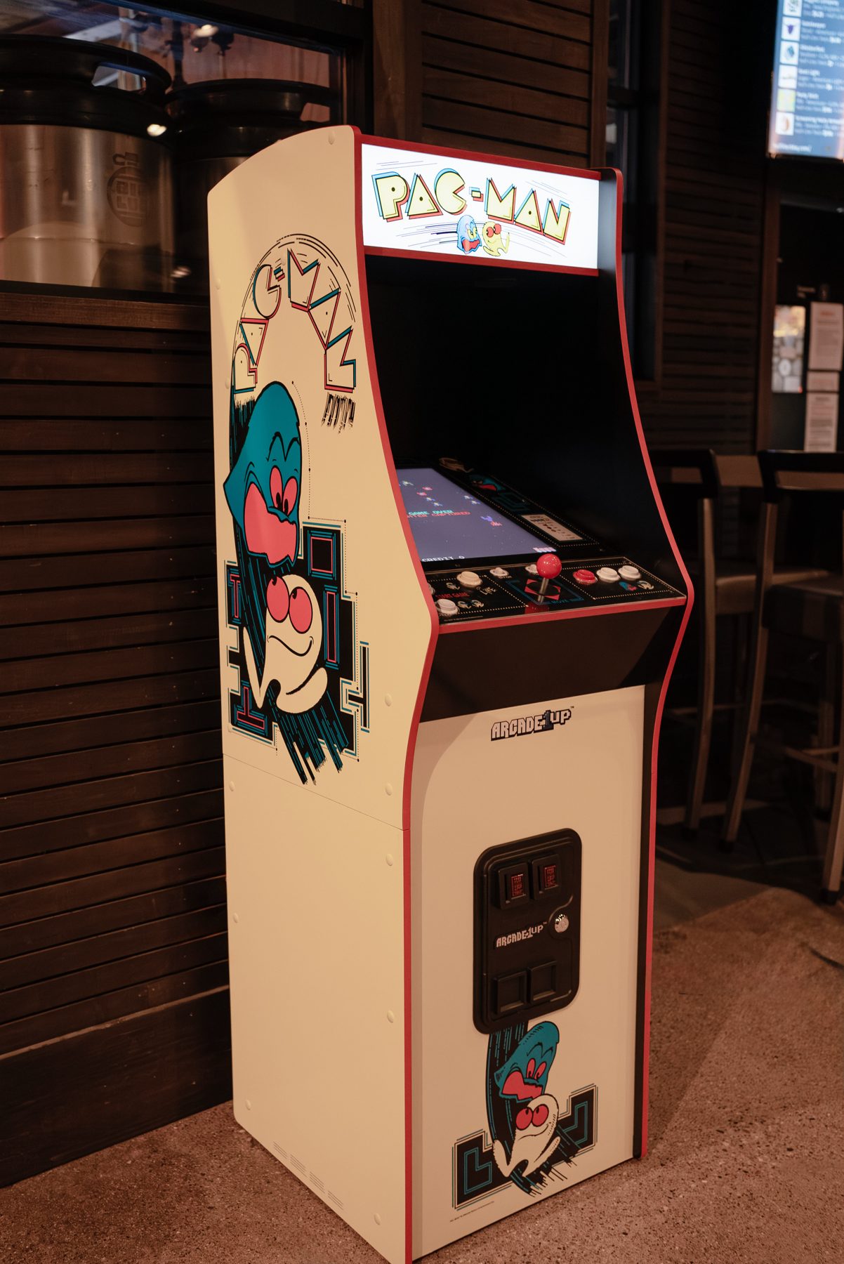 The Pac-Man arcade machine at the reception